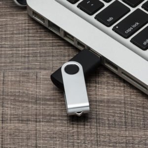 Foto Pen Drive Giratório MTB 126 Imagem preto (3)