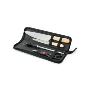 Kit Churrasco 4 Peças com Estojo MTB 1035 | Contém: duas facas de corte, Chaira e tesoura. Estojo com alça para transporte e área interna com elástico de fixação para os utensílios.